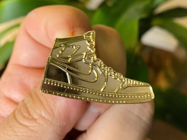 PIN: Air Jordan 1 | All Gold